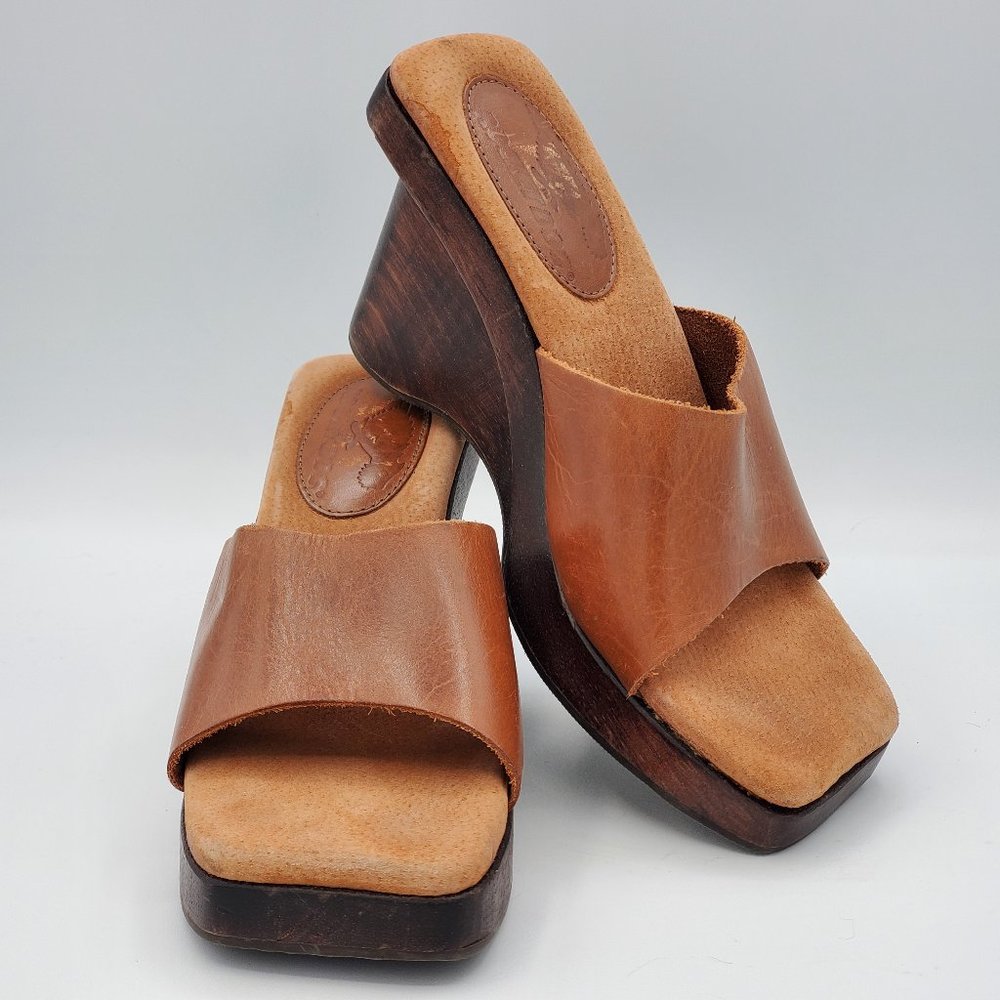 Rocket Dog, Leather/Wood Platfomr Sandal, Size 5.5